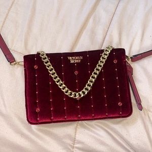Ruby Red VS Purse 💘